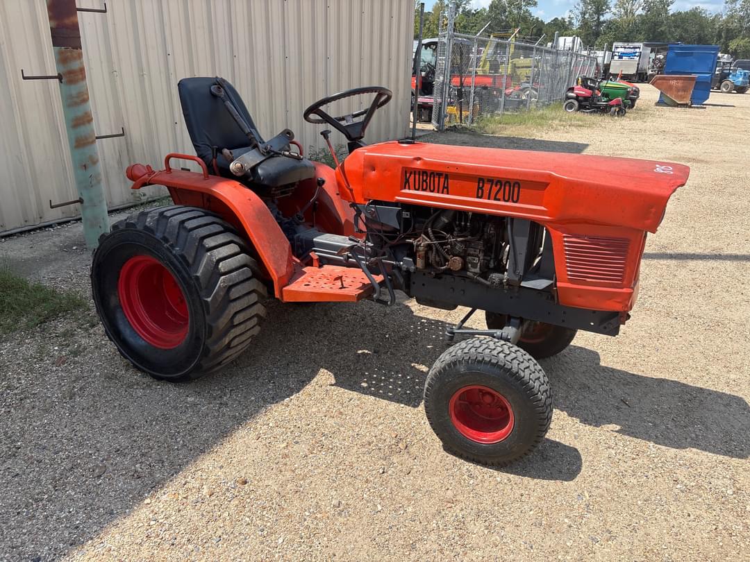 Image of Kubota B7200 Primary image