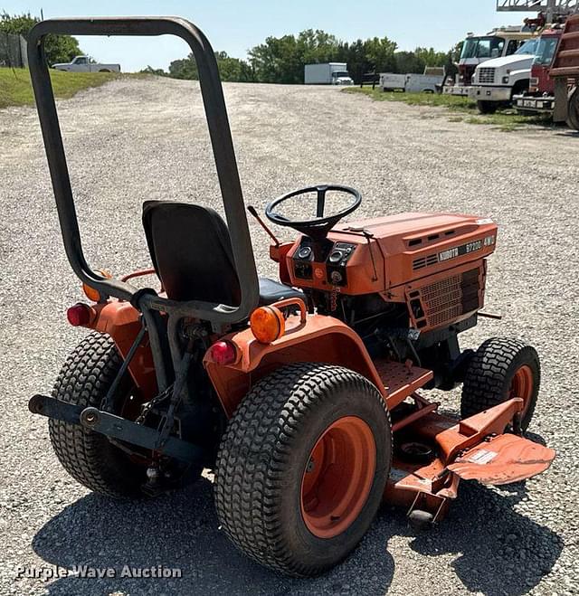 Image of Kubota B7200 equipment image 4