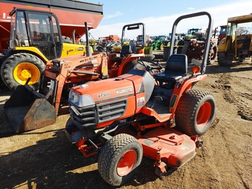 Image of Kubota B7300 Primary image