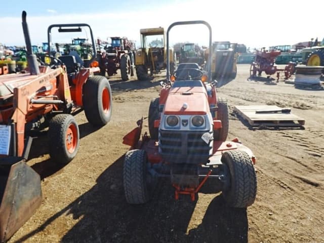 Image of Kubota B7300 equipment image 4
