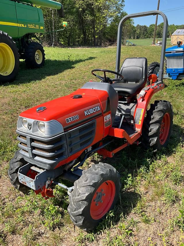Image of Kubota B7300 equipment image 1