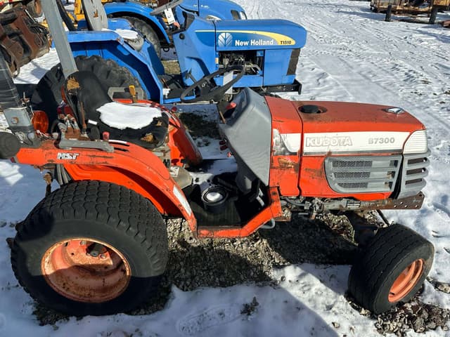 Image of Kubota B7300 equipment image 2