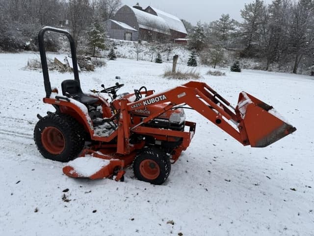 Image of Kubota B7300 equipment image 1