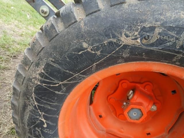 Image of Kubota B7300 equipment image 3