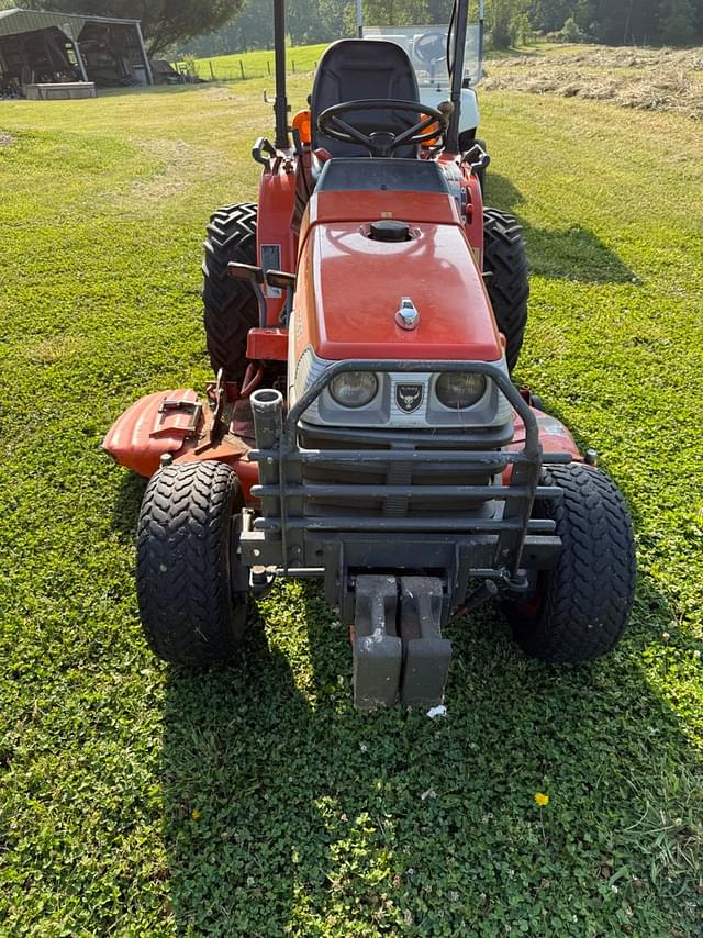 Image of Kubota B7300 equipment image 3