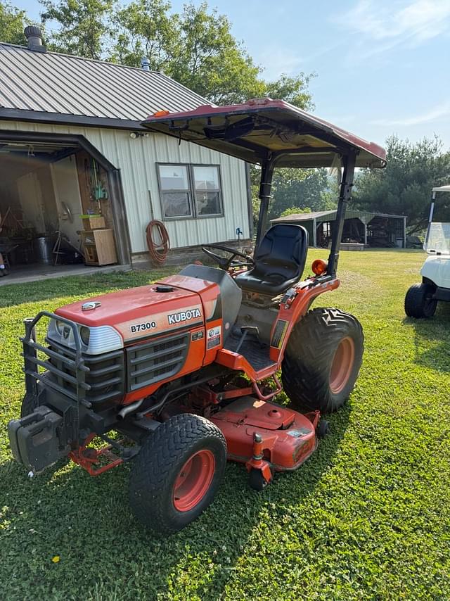 Image of Kubota B7300 equipment image 4