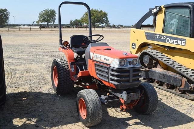 Image of Kubota B7300 equipment image 3