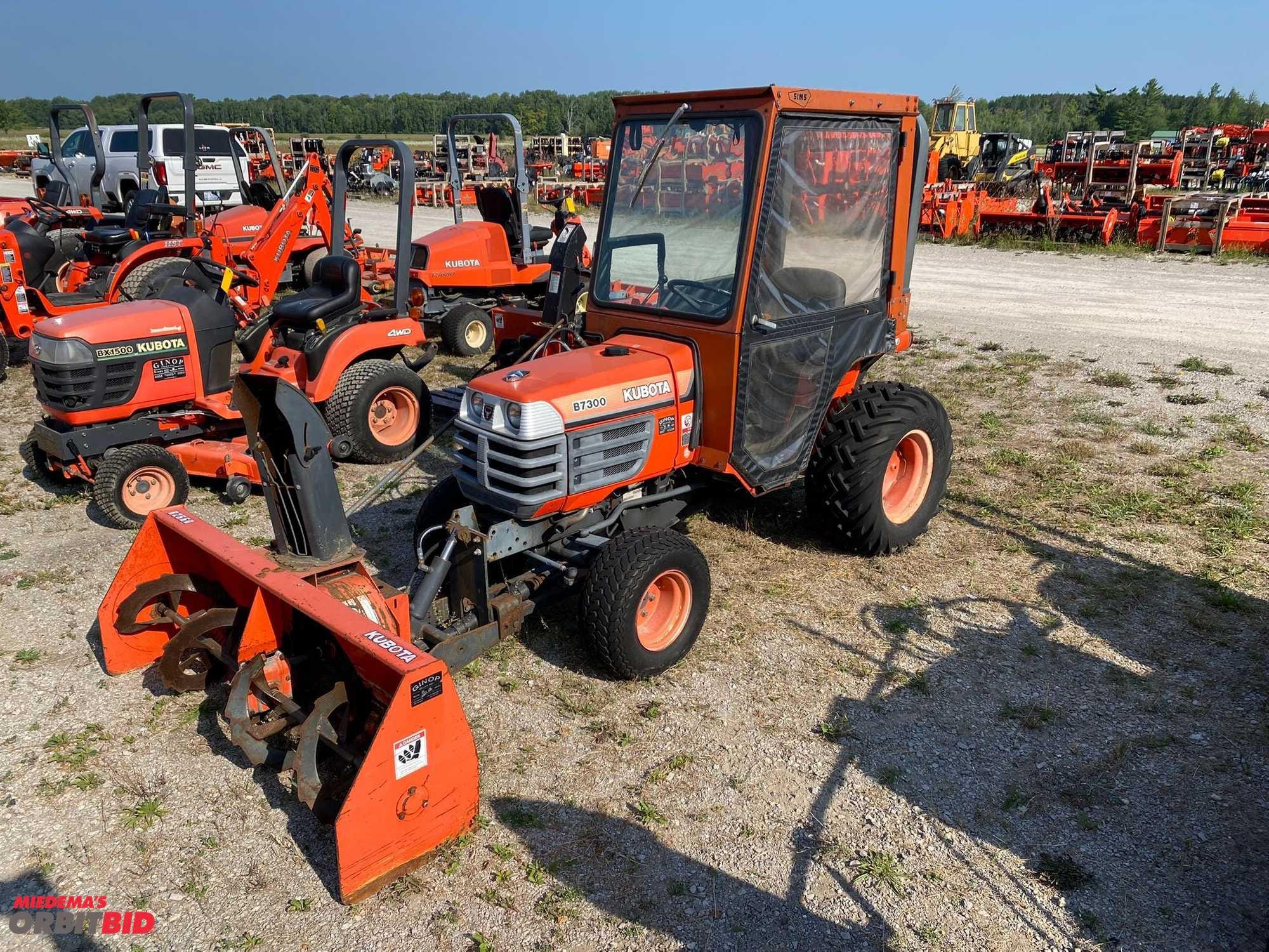 Main image Kubota B7300