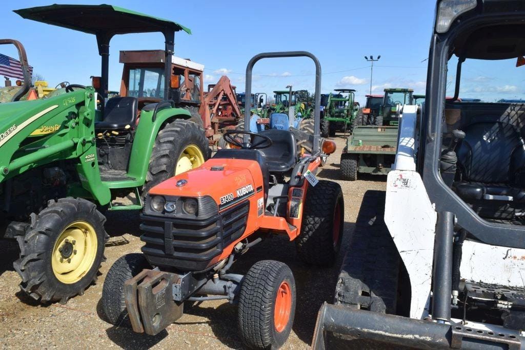 Main image Kubota B7400
