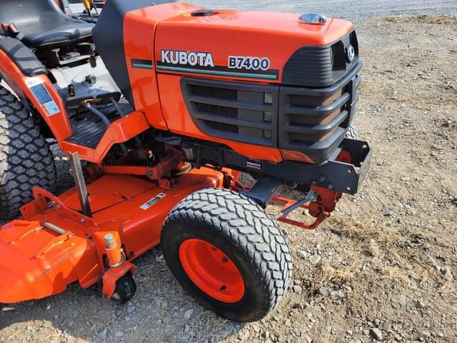 Image of Kubota B7400 equipment image 3