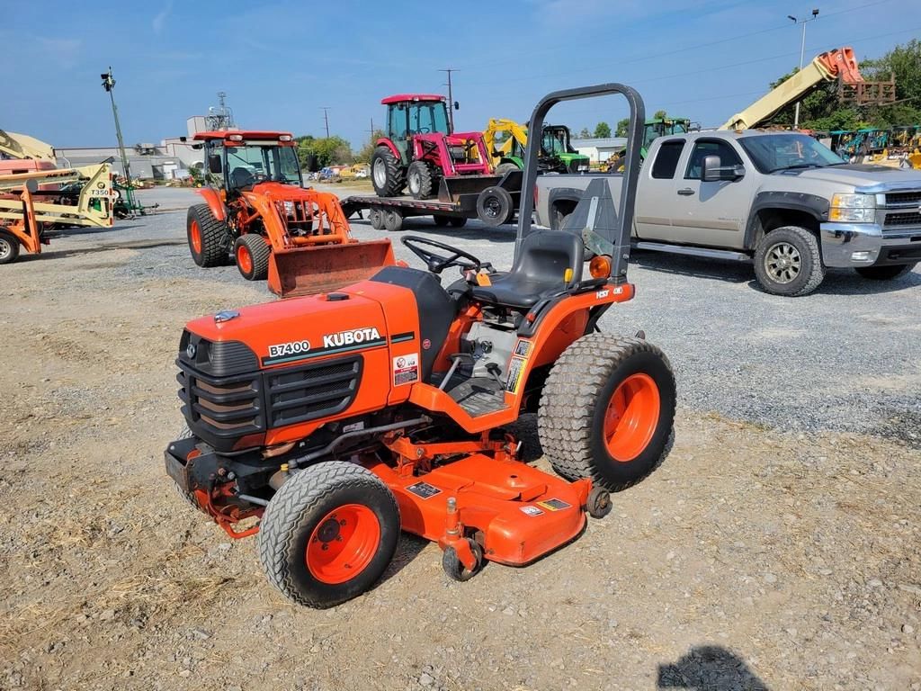 Kubota B7400 Equipment Image0