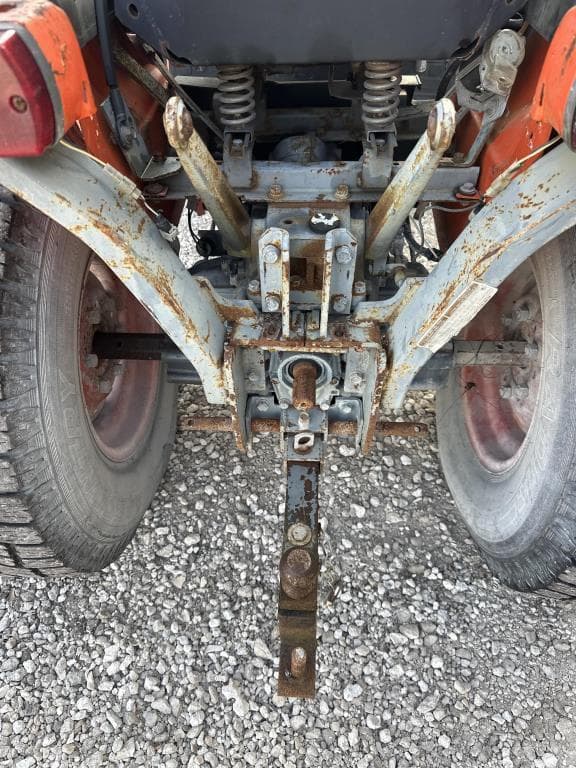 Image of Kubota B7500 equipment image 2