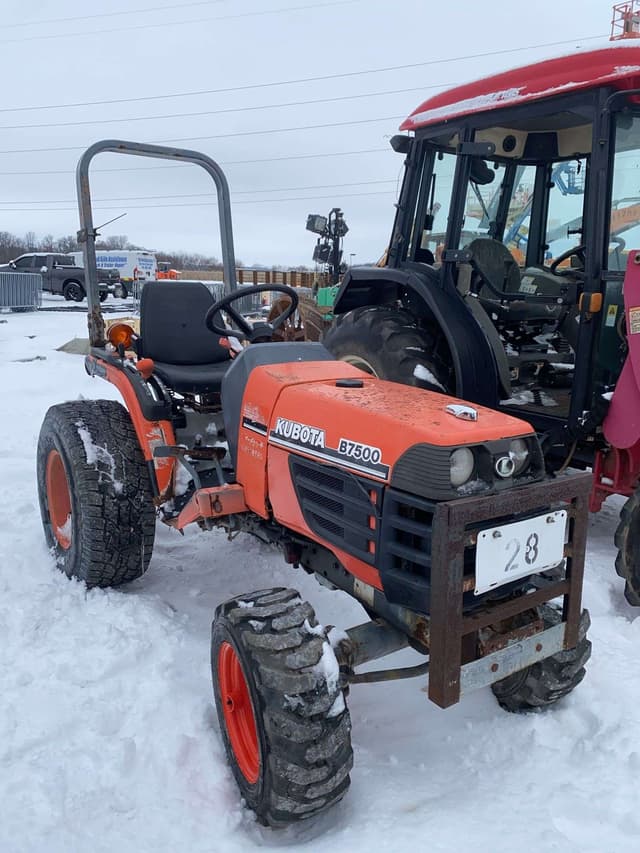 Image of Kubota B7500 equipment image 2