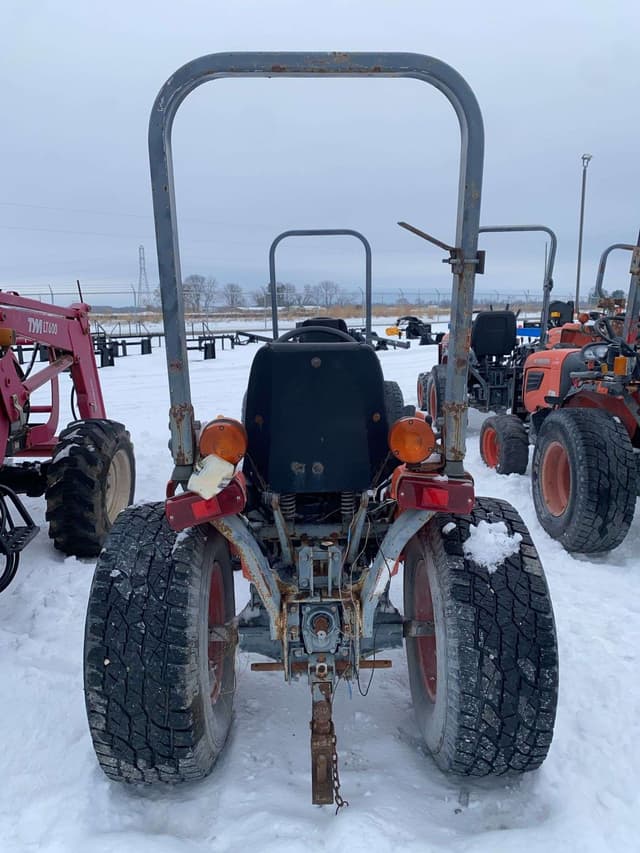 Image of Kubota B7500 equipment image 4