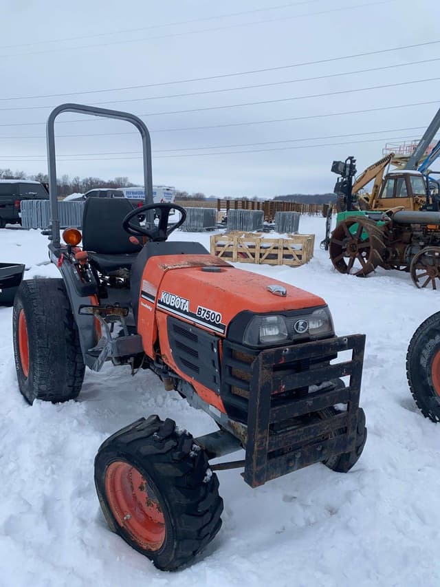 Image of Kubota B7500 equipment image 2