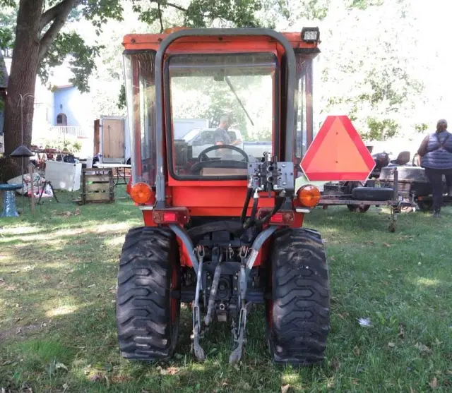 Image of Kubota B7500 equipment image 3