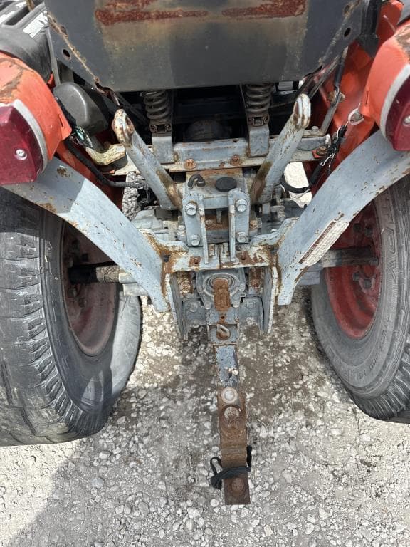 Image of Kubota B7500 equipment image 2