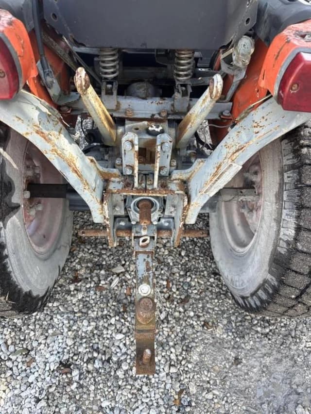 Image of Kubota B7500 equipment image 2