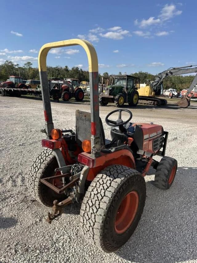 Image of Kubota B7500 equipment image 3