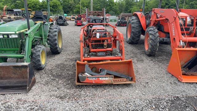 Image of Kubota B7500 equipment image 1