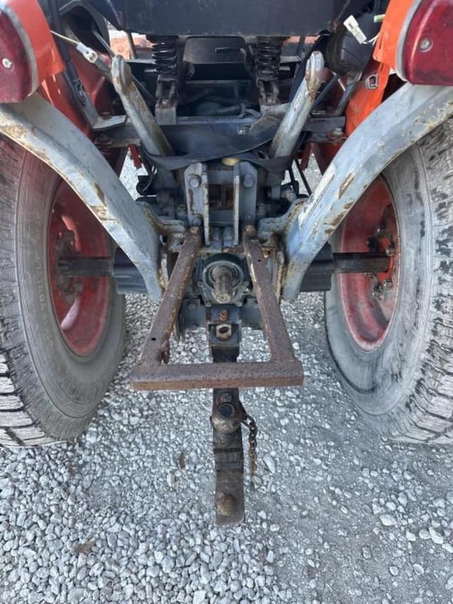 Image of Kubota B7500 equipment image 2