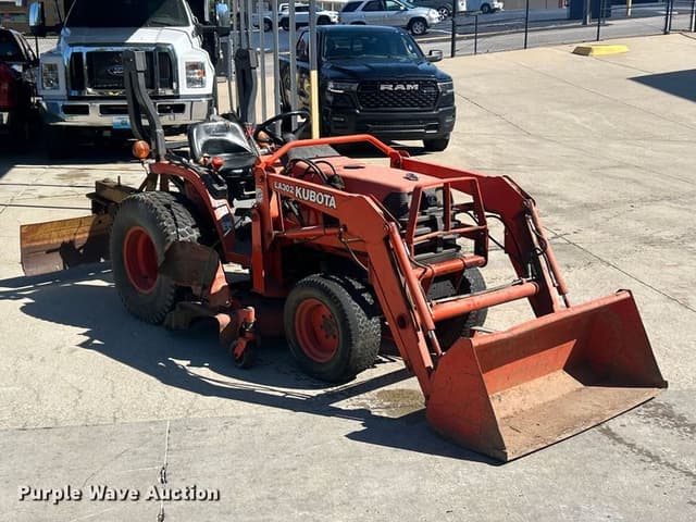 Image of Kubota B7500 equipment image 2