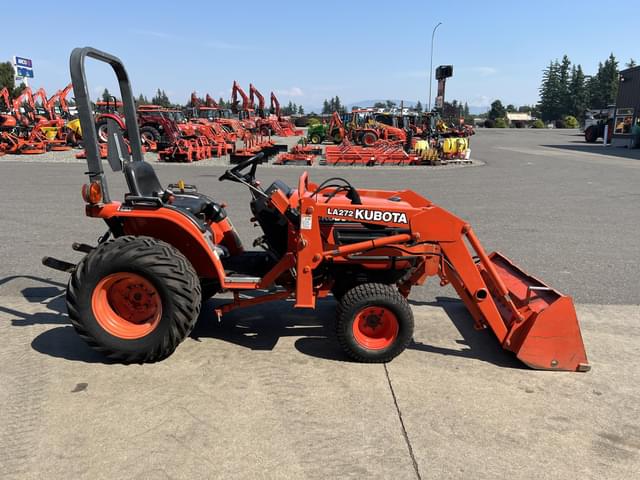 Image of Kubota B7500 equipment image 4