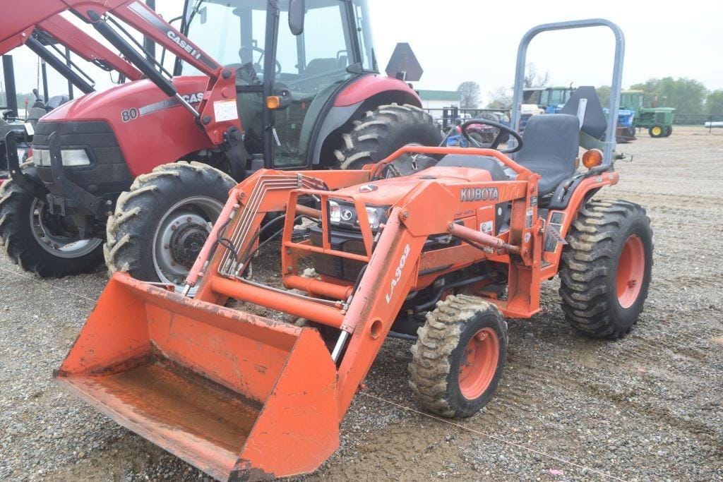 Kubota B7510 Equipment Image0