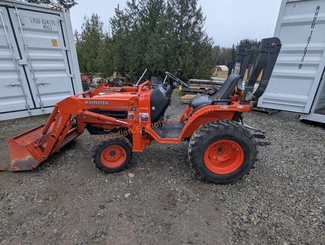 Image of Kubota B7610 equipment image 3