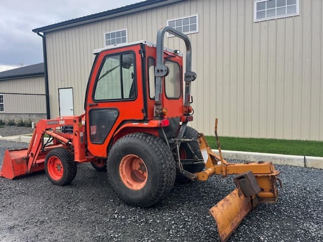 Image of Kubota B7800 equipment image 1