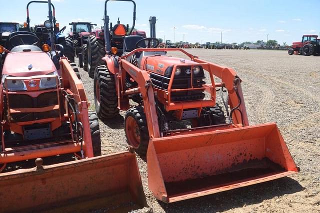 Image of Kubota B7800 equipment image 3