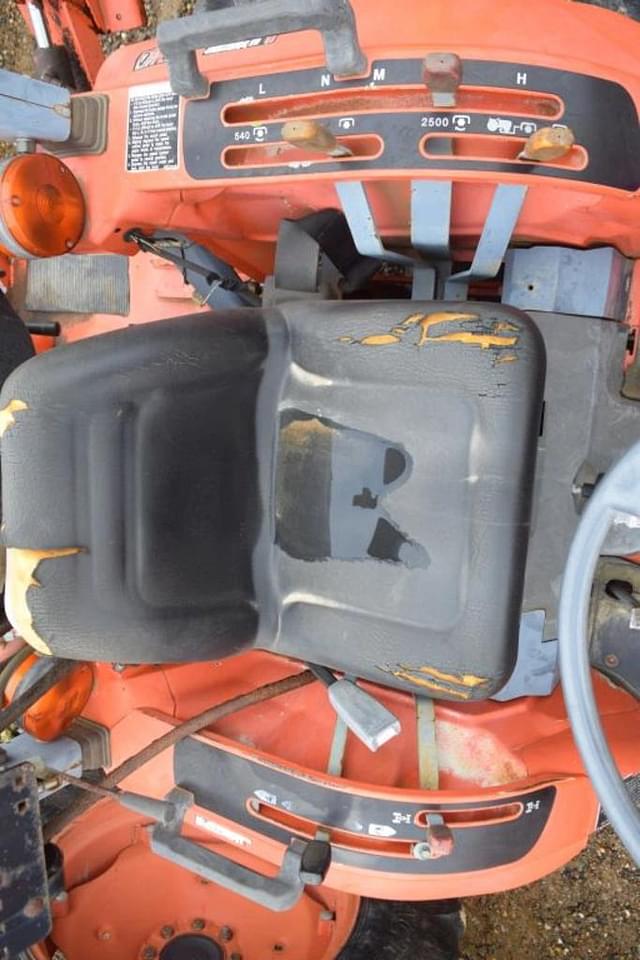 Image of Kubota B7800 equipment image 4