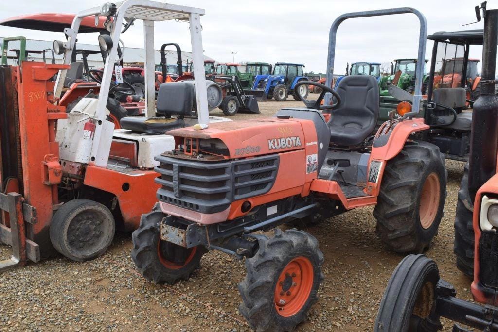 Main image Kubota B7800