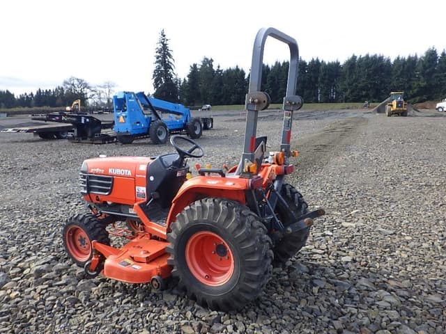 Image of Kubota B7800 equipment image 4