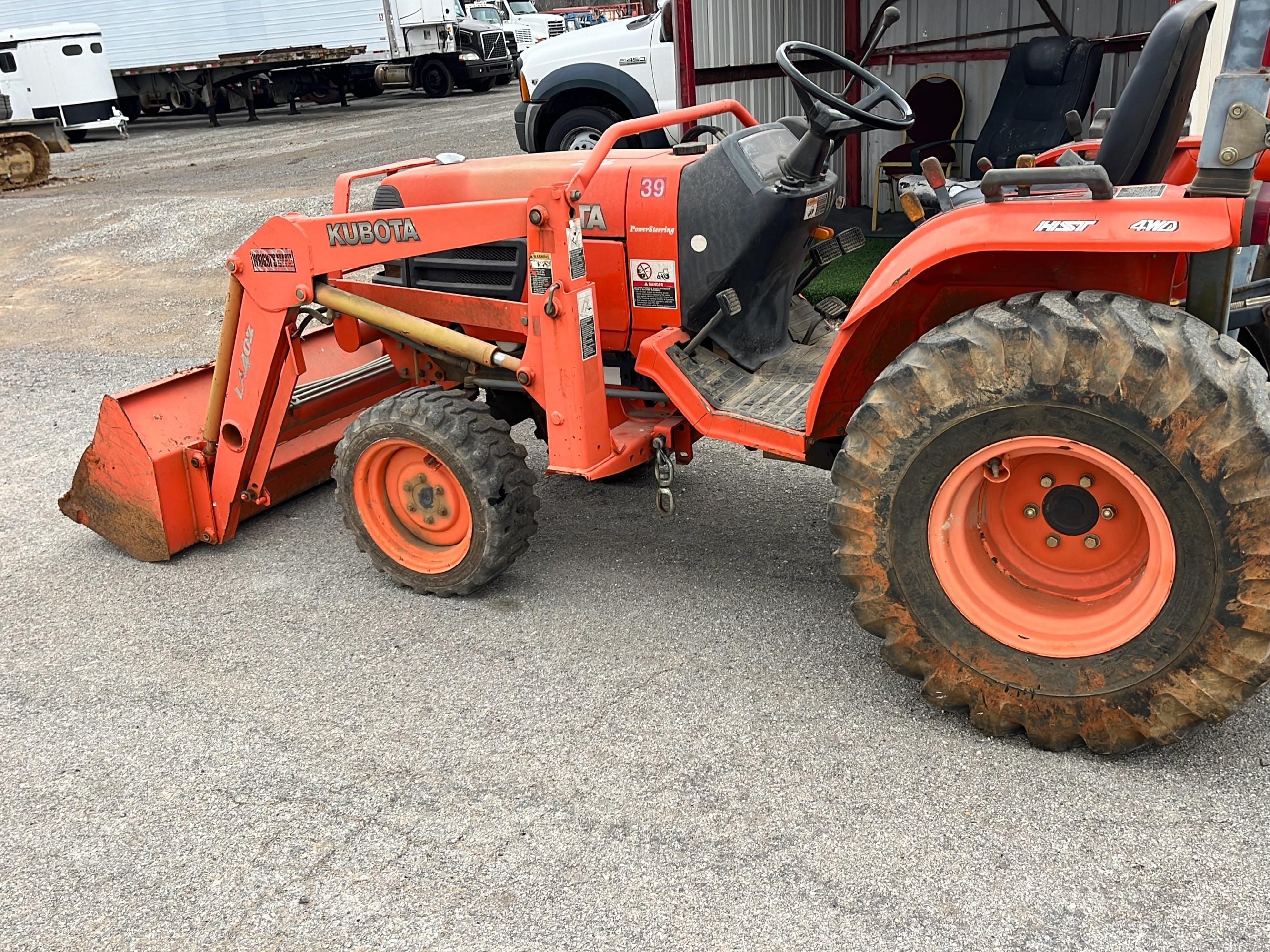 Main image Kubota B7800