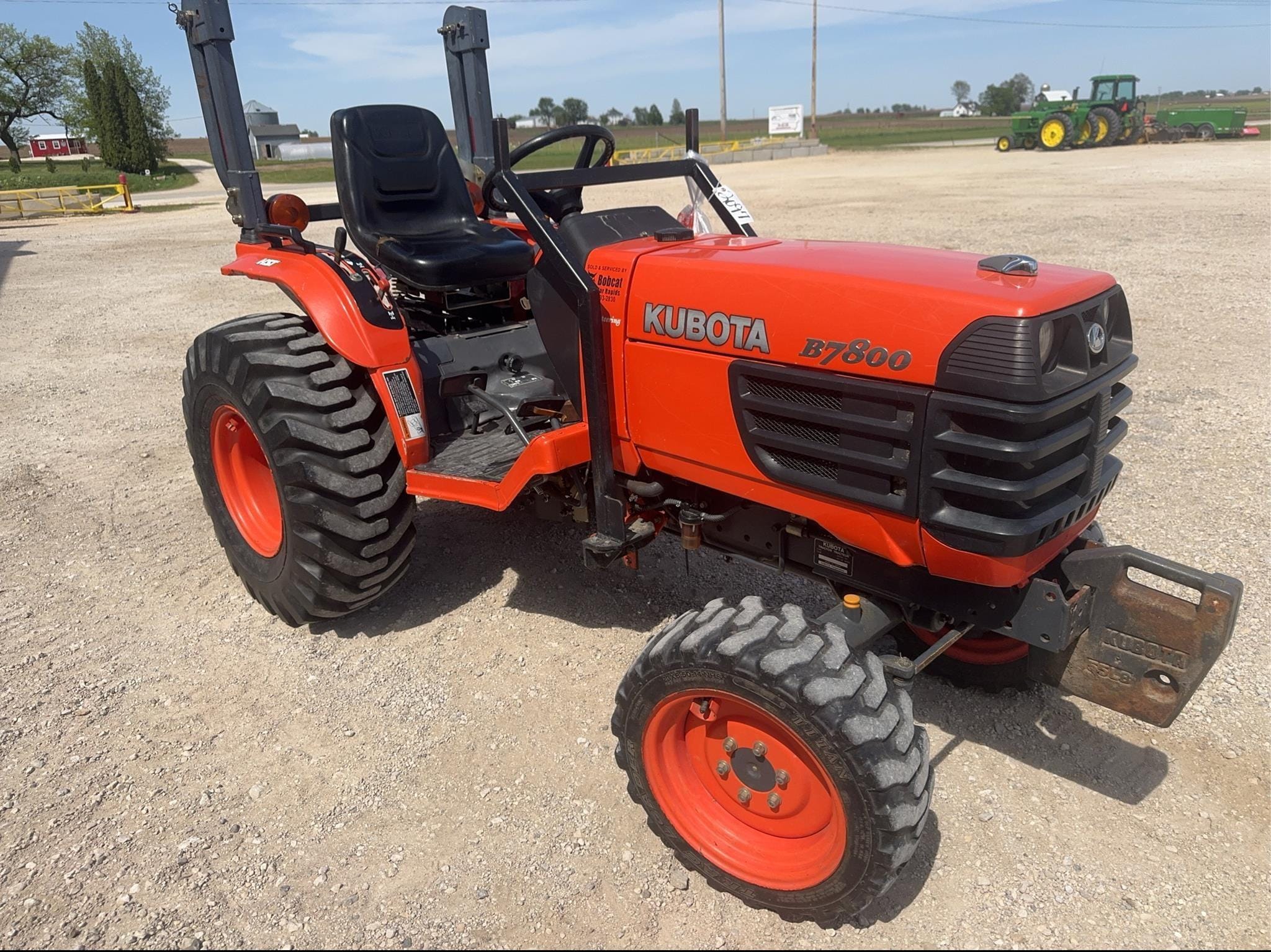 Kubota B7800HSD Equipment Image0