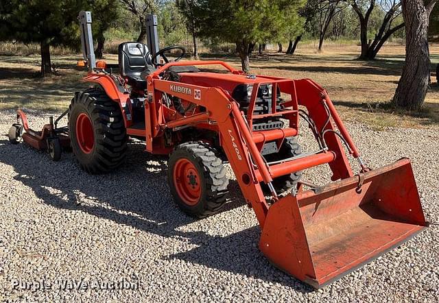 Image of Kubota B7800HSD equipment image 2