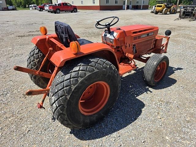 Image of Kubota B8200 equipment image 4