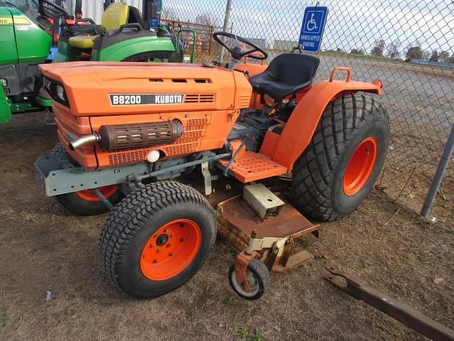 Image of Kubota B8200 equipment image 1