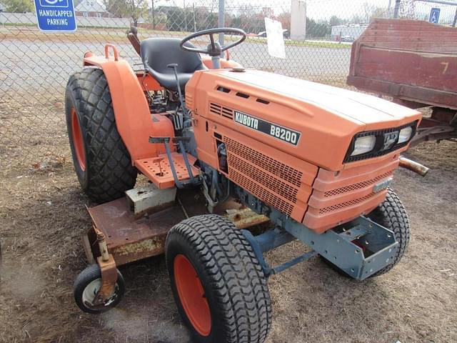 Image of Kubota B8200 equipment image 3