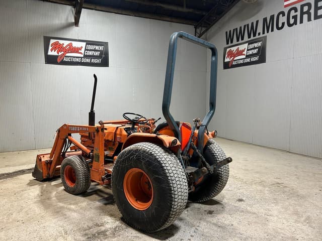 Image of Kubota B8200 equipment image 1