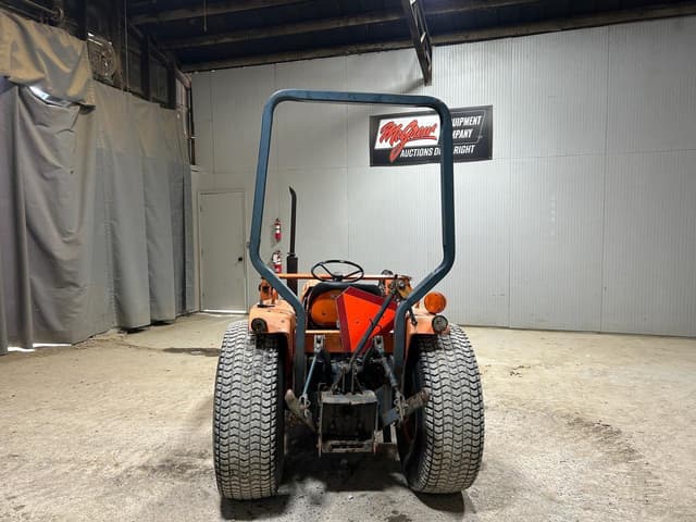 Image of Kubota B8200 equipment image 2