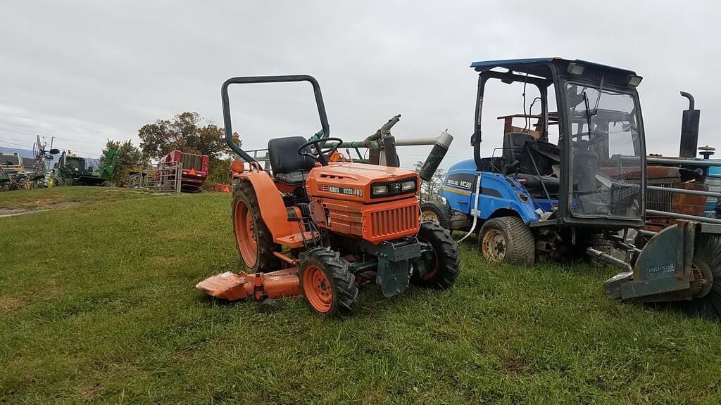 Main image Kubota B8200