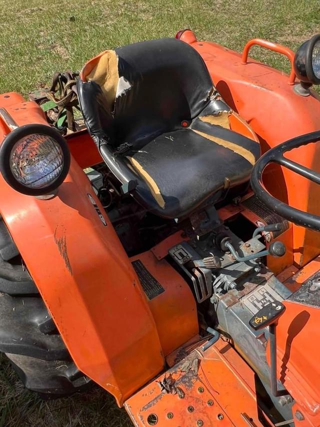 Image of Kubota B8200 equipment image 3