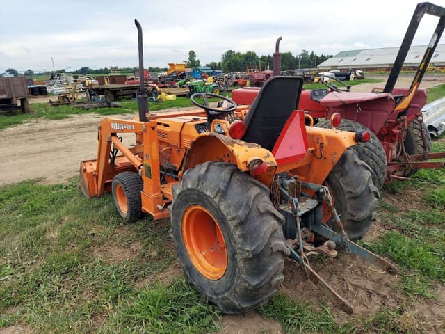 Image of Kubota B8200 equipment image 4