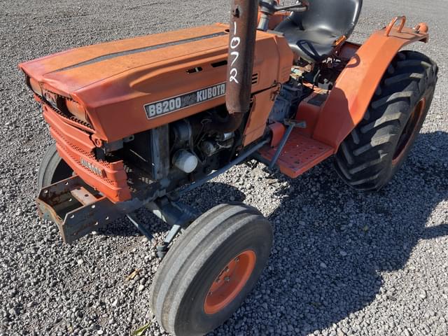 Image of Kubota B8200 equipment image 2