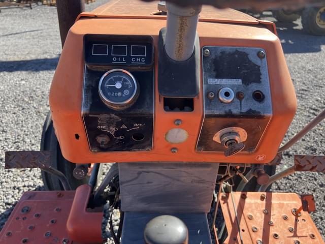 Image of Kubota B8200 equipment image 4