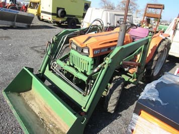 Main image Kubota B8200