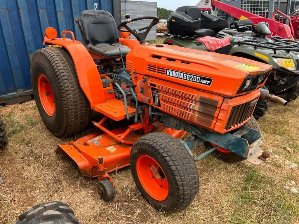 Main image Kubota B8200