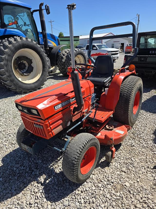Image of Kubota B8200 equipment image 2
